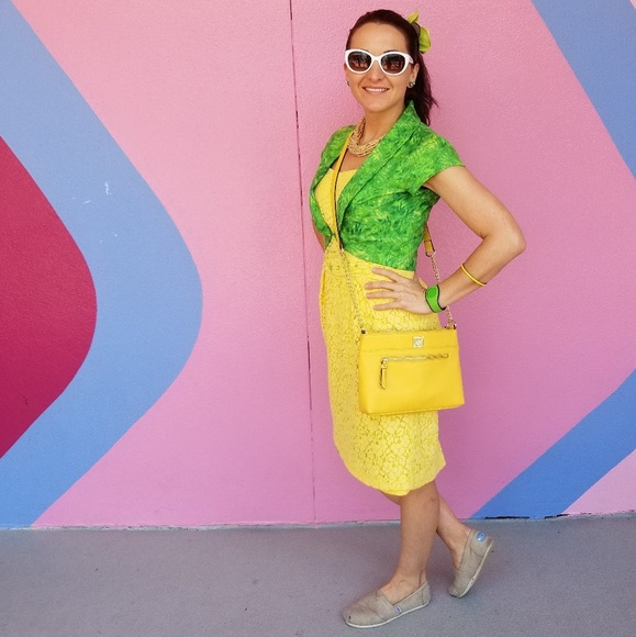 Meet Your Posher! - Picture 1 of 3